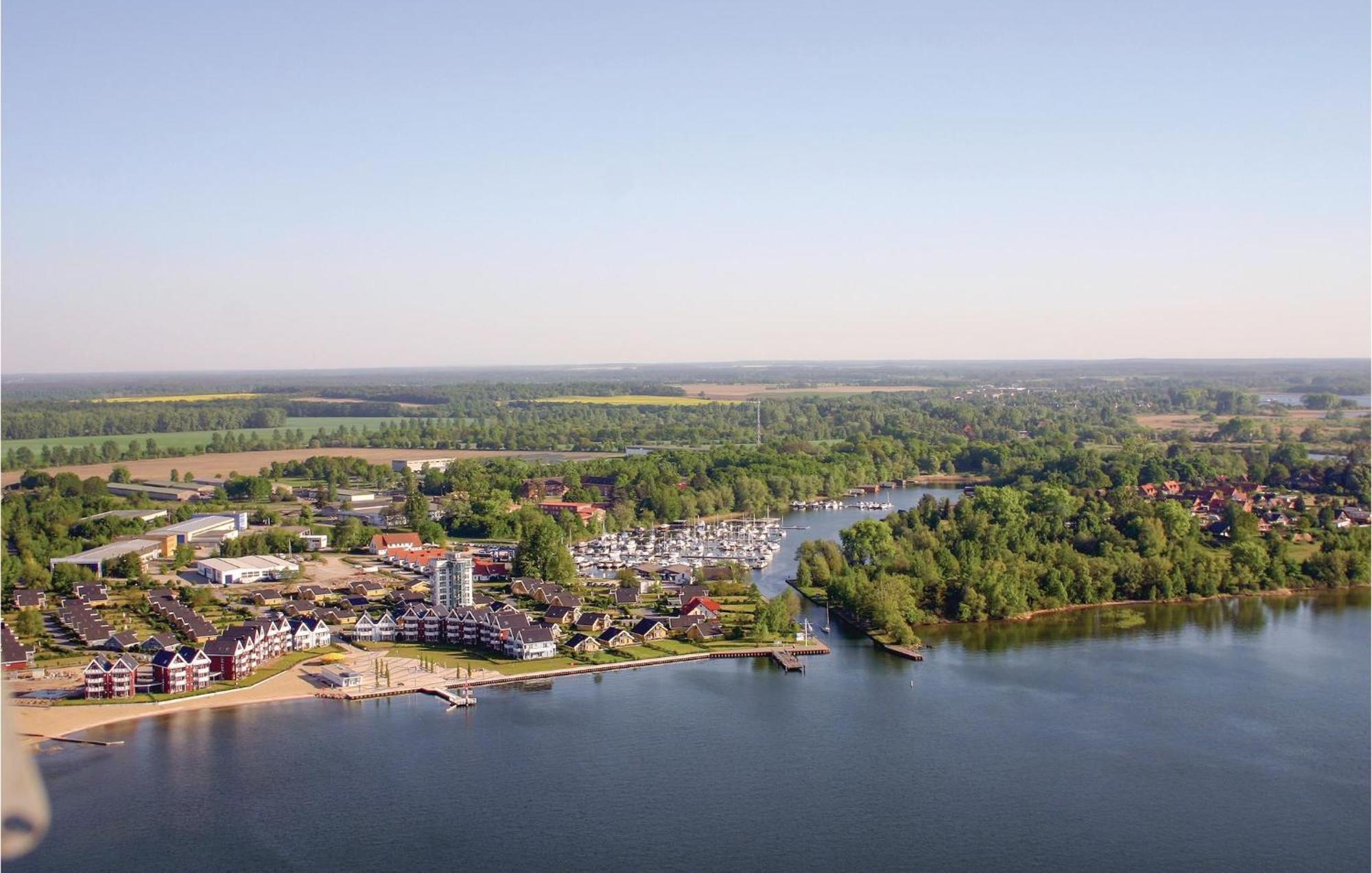 Pet Friendly Apartment In Rechlin With Kitchen Eksteriør billede