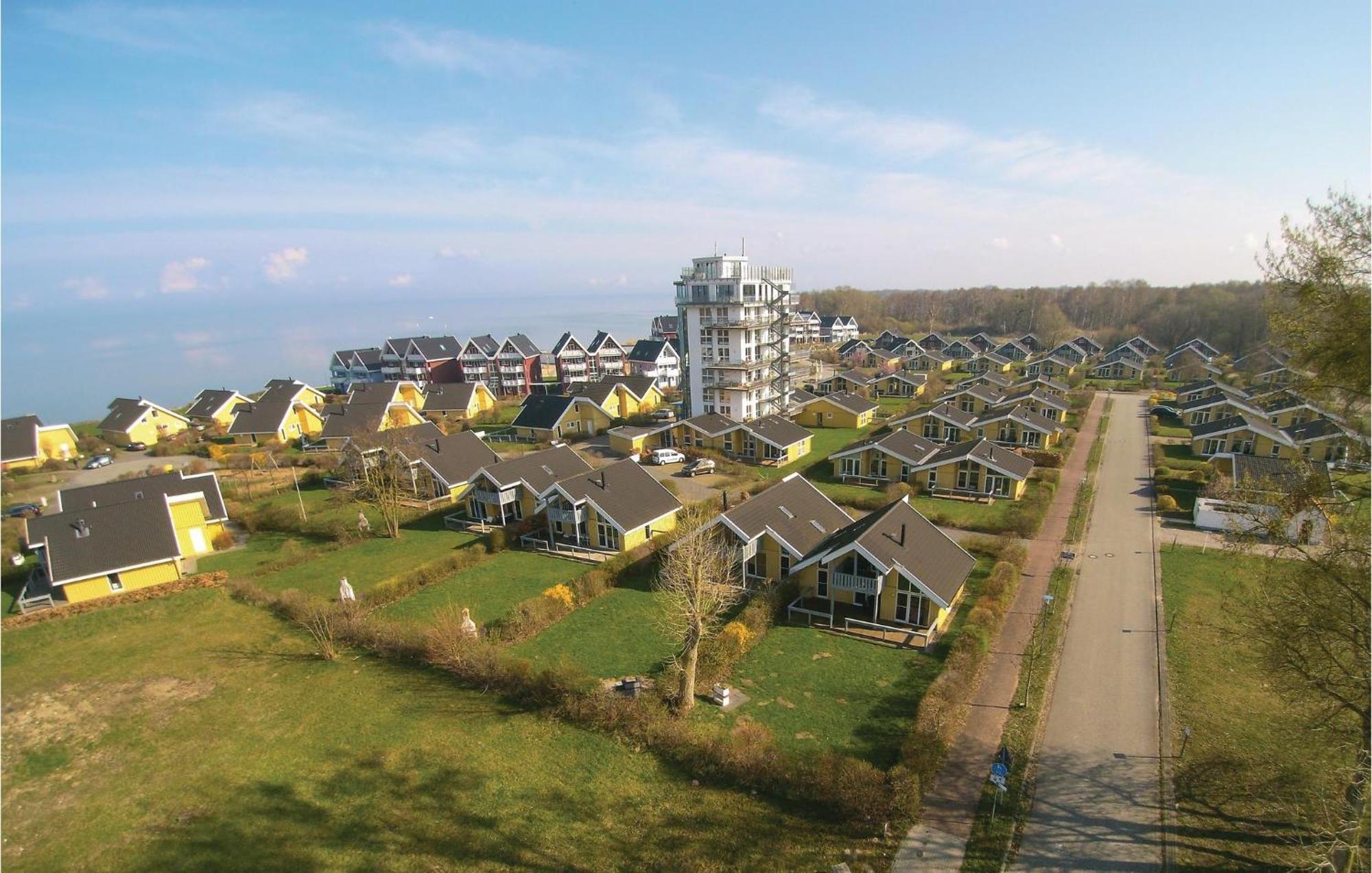 Pet Friendly Apartment In Rechlin With Kitchen Eksteriør billede