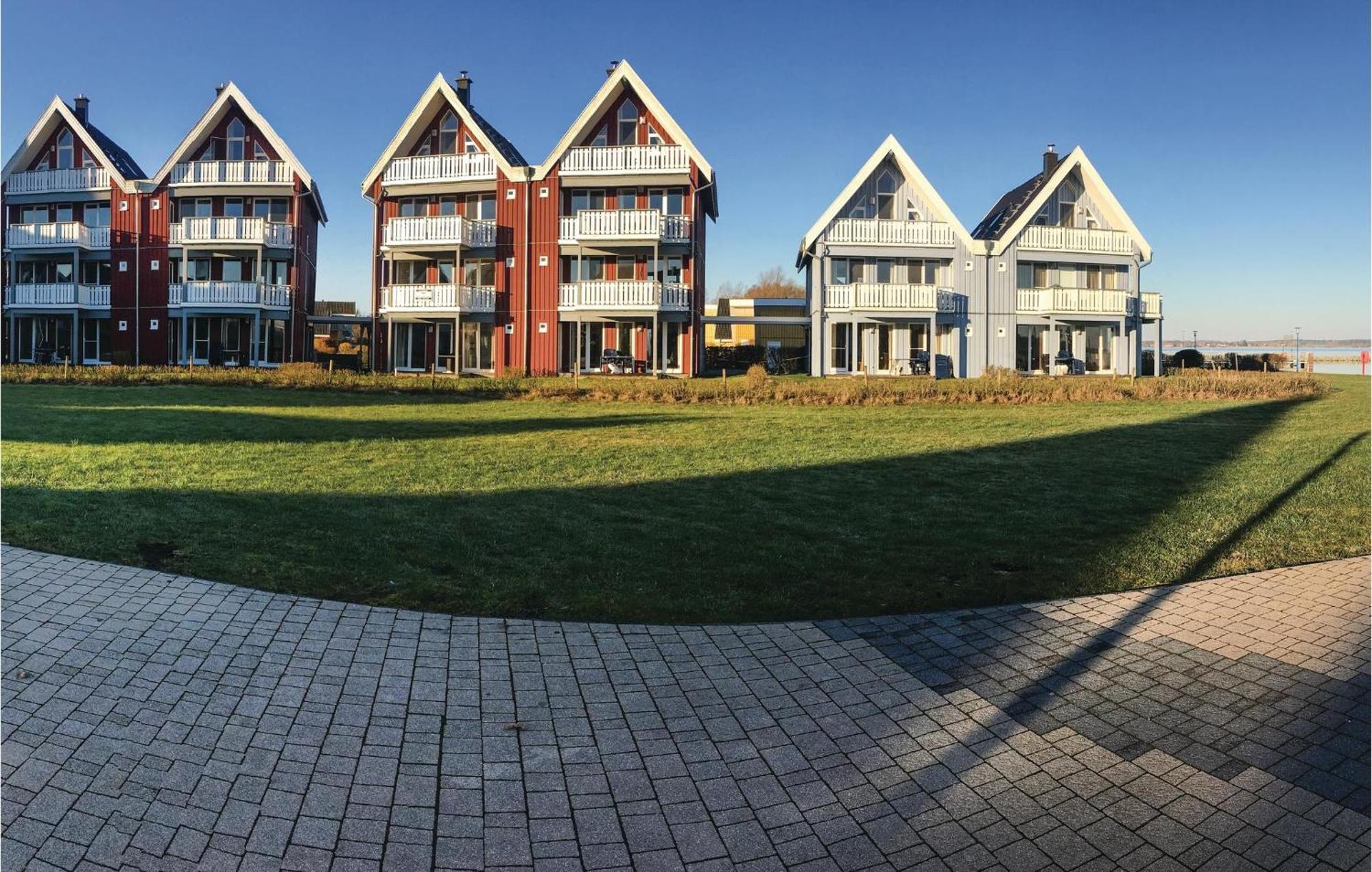 Pet Friendly Apartment In Rechlin With Kitchen Eksteriør billede